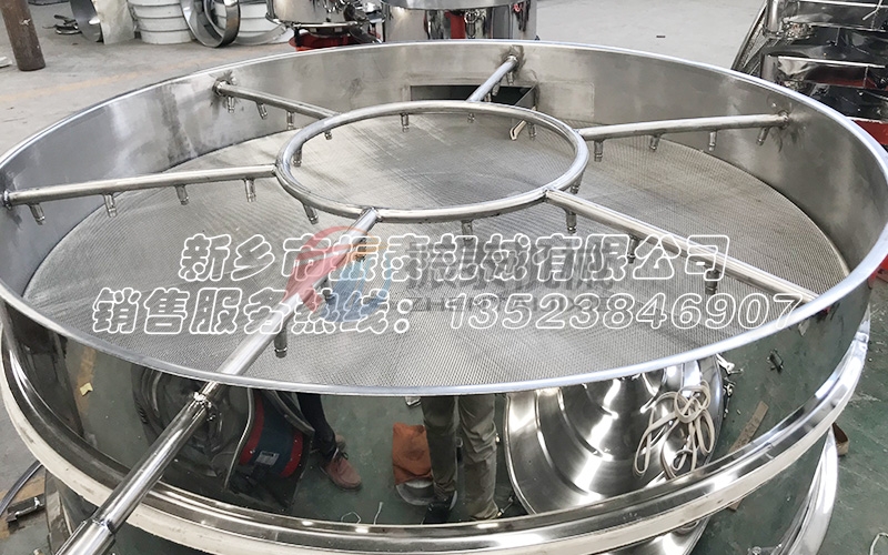 您見過噴水式振動篩嗎？作用是什么？用在哪個(gè)行業(yè)？